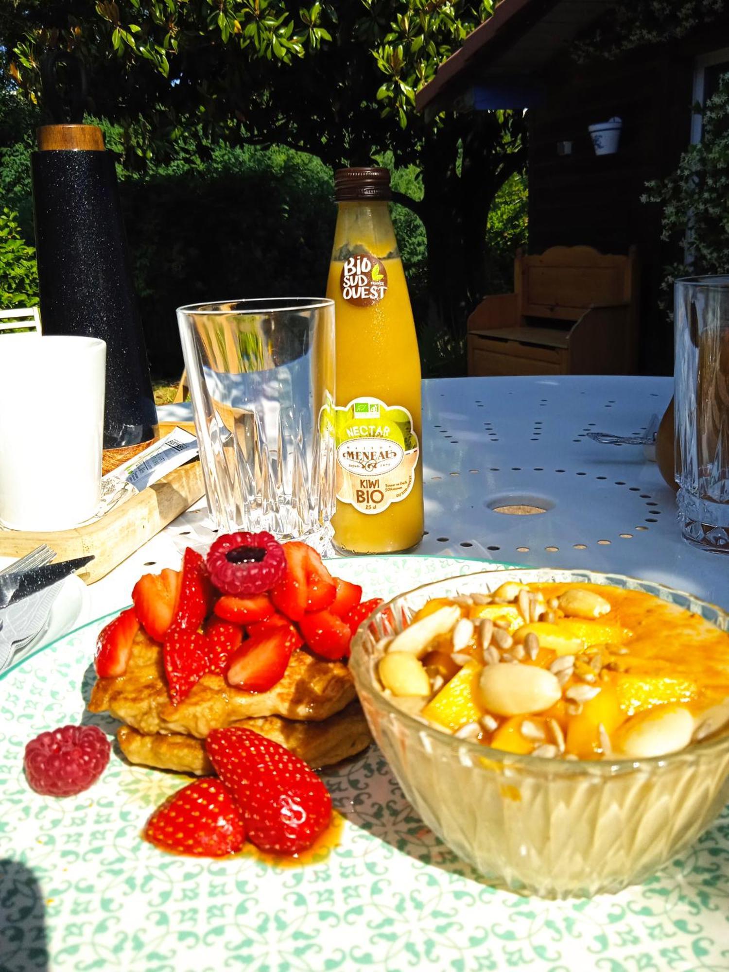 Les Jardins De Mimizan Bed & Breakfast ภายนอก รูปภาพ